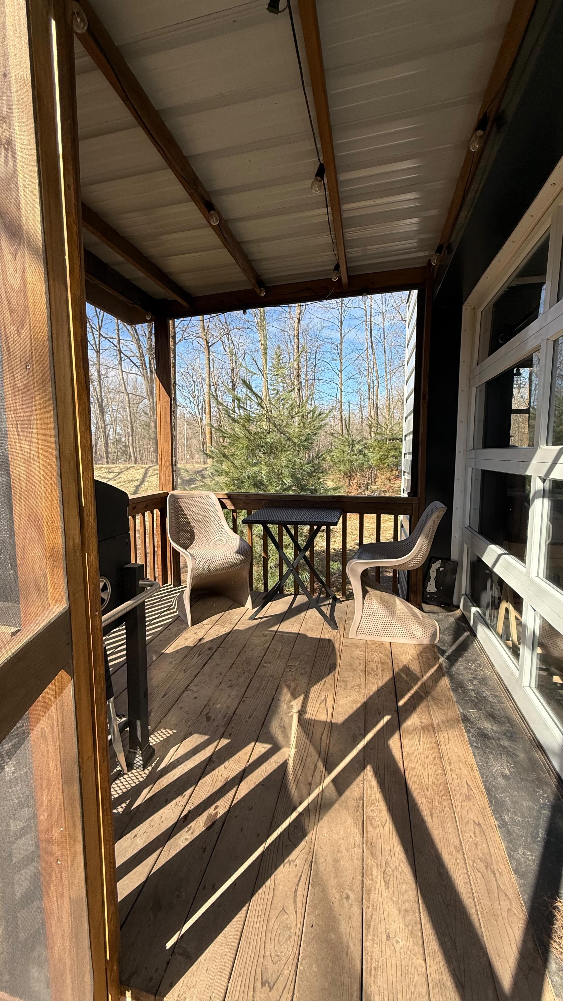 Off the grid…but only 75 minutes from Minneapolis!

📍 Lil Oak Cabin @thehavens.co 

Tiny cabin, long walks, fire pit dinners, and a sauna + riverfront hammocks that made it way too easy to want to stay longer. 

We even went on airplane mode—no texts, no emails, no social media.

Forgot how good it feels to actually unplug like this…could you do a full day without your phone here? 

#hostedstay #cabinvibes #exploreminnesota #pinecity #minnesotacabin