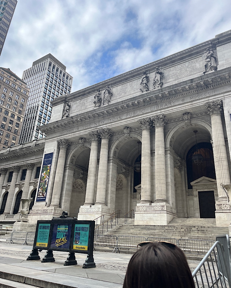 outside front of the New York Public Library 